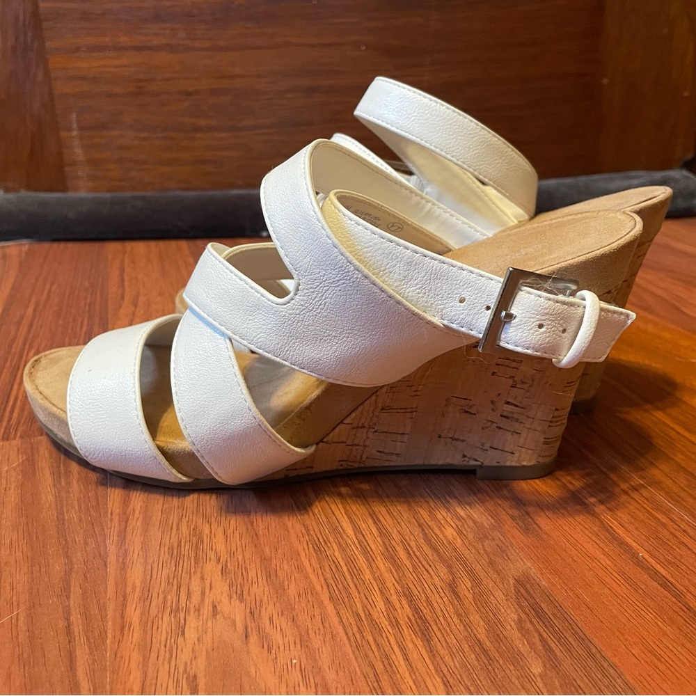 White Aérosoles strappy wedge sandals